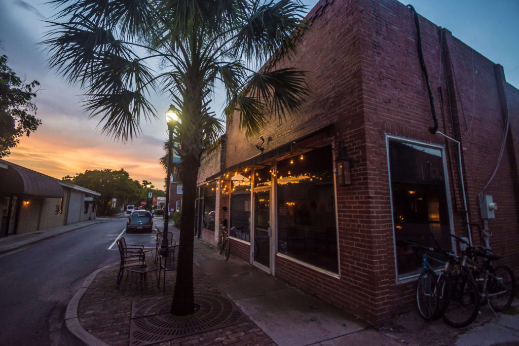 Old Bull Tavern | Beaufort, South Carolina Gastro Pub